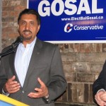 Bal Gosal voert campagne namens de Conservatieve partij.