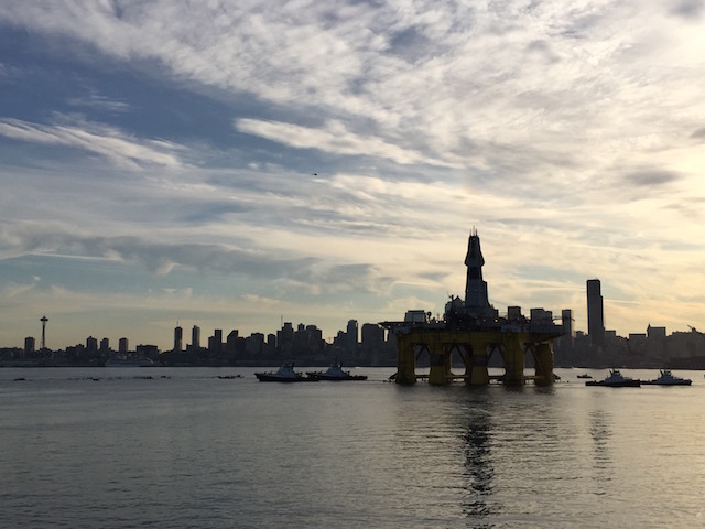 The Polar Pioneer drilling rig is moved from the port of Seattle..