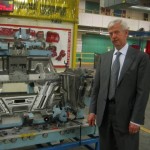 Peter van Schaik van auto-onderdelenbedrijf Van-Rob, in zijn fabriek nabij Toronto.