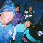 Sneeuwmobiel bij aankomst in Etamaput, de plek van het tentenkamp van de Innu.