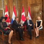 Koning Willem-Alexander en Koningin Máxima met de Canadese premier Stephen Harper en zijn echtgenote Laureen.